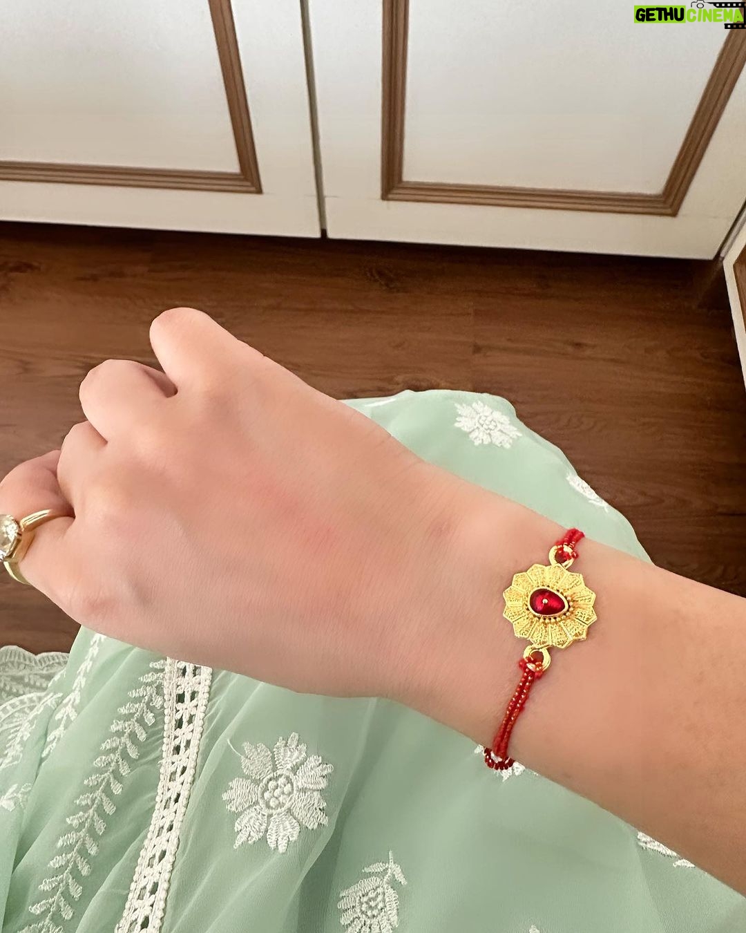 Shraddha Arya Instagram - RakshaBandhan understood from and celebrated with the very calming and enriching Brahma Kumaris. Thank you for gracing our home with your visit and bestowing on the words of Wisdom! 🙏🏻 #HarshaDidi #RupalDidi #BrahmaKumaris