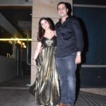 Shraddha Arya Instagram – I think I’m not meant to have quiet birthdays. I really tried this time! lol
Thank You My FamBam for making it special for me ❤️
#BirthdayDinner #LoveMyFriends
Photography: @mahadevallegunti 🤗