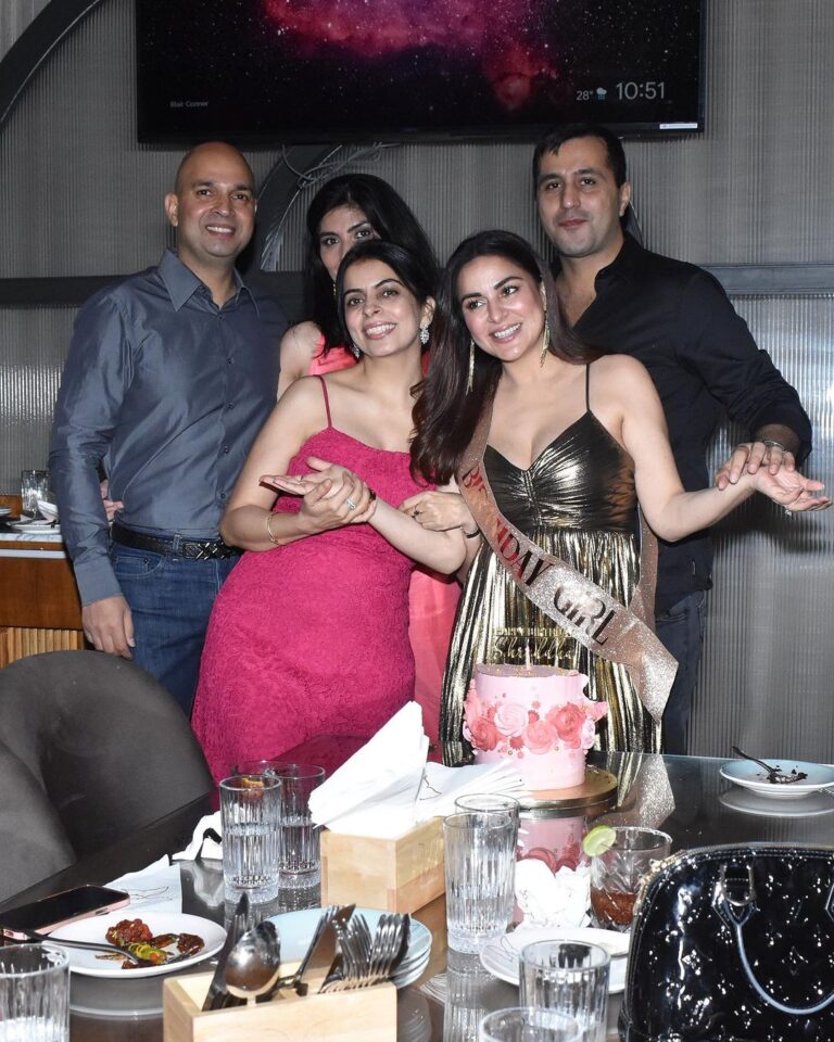Shraddha Arya Instagram - I think I’m not meant to have quiet birthdays. I really tried this time! lol Thank You My FamBam for making it special for me ❤️ #BirthdayDinner #LoveMyFriends Photography: @mahadevallegunti 🤗