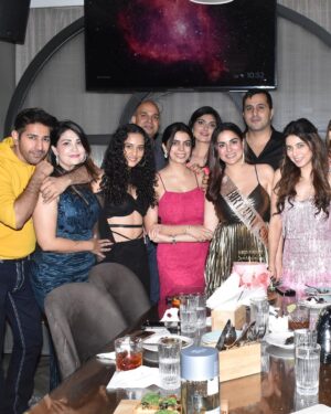 Shraddha Arya Instagram - I think I’m not meant to have quiet birthdays. I really tried this time! lol 
Thank You My FamBam for making it special for me ❤️
#BirthdayDinner #LoveMyFriends 
Photography: @mahadevallegunti 🤗