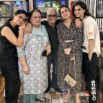 Shraddha Arya Instagram - Daddy’s Birthday Dinner! #FamBam 🥳🎂❤️