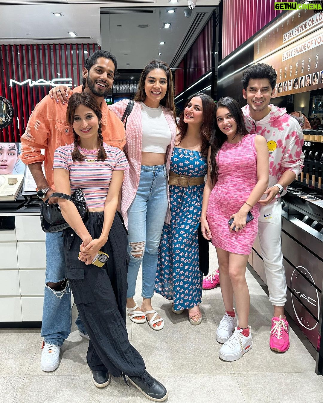 Shraddha Arya Instagram - Vibing in pinks Absolutely ten on ten A night to remember Cuz I am with my barbie And my Kens… . . . #movienight #barbie #ken