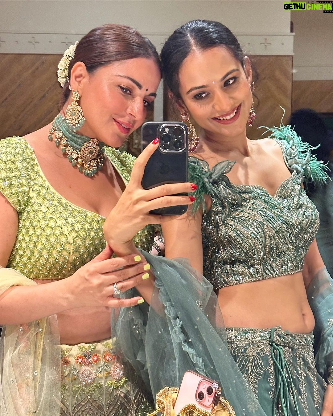 Shraddha Arya Instagram - Another bunch! #RashmiKiShaadi Lehenga: @reynutaandon 😍❤️