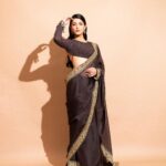 Shruti Haasan Instagram - Saree not saree 🤎 . . . . . Outfit- @arpitamehtaofficial Accessories- @apalabysumitofficial Styling- @openhousestudio.in Assisted by- @prarthanasrinivasaraja, @mithra_kandhaswaami, @varshininatrajan Photographer- @kannasrihari Makeup- @devikajodhani Hair - @bhagyalaxmipadya Assisted by @yalabo_makeup