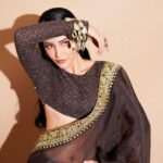 Shruti Haasan Instagram - Saree not saree 🤎 . . . . . Outfit- @arpitamehtaofficial Accessories- @apalabysumitofficial Styling- @openhousestudio.in Assisted by- @prarthanasrinivasaraja, @mithra_kandhaswaami, @varshininatrajan Photographer- @kannasrihari Makeup- @devikajodhani Hair - @bhagyalaxmipadya Assisted by @yalabo_makeup