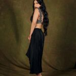 Shruti Haasan Instagram – 🌙 energy 
.
.
.
Styling @manogna_gollapudi 
Outfit @jade_bymk
Photographer @pranav.foto
Asst @sunandini_vijjagiri
@pravalikamuningani
Hair – @noori_hairstylist 
Makeup – @makeoverbyiqraaa