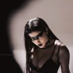 Shruti Haasan Instagram - We had the best time making monster machine , I’m still so overwhelmed with the love and appreciation for the single 🖤 here’s some rather dramatic bts stuff from the day we shot it .. Thankyou again from the bottom of our 🫀 .. the second production under @blckart_in this one was special