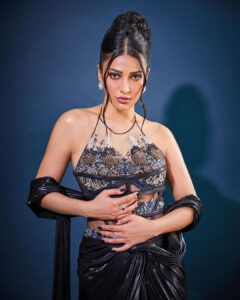 Shruti Haasan Instagram - 🌚 💎 🐚 🧜‍♀️🖤 . . . . Styled by: @profanayty Assisted by: @whyshestyled @muskanguptaaaa_ Outfit: @maisonhofficial Jewelry: @ayanasilverjewellry @celesticjewels @shoppaksha Footwear: @aands_official Bag: @isharya Makeup: @george_p_kritikos @gpkritikos Hair: @noori_hairstylist Photographer: @akshay_26