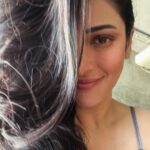Shruti Haasan Instagram - I felt good today Really good Life is truly beautiful And big hair makes all of it way more fun 🧿💎 so flip your hair upside down and make a beautiful mess and if you don’t have hair just drum on your head ! Have fun my turtles - that’s all there is to this crazy 💎 💩 show called life