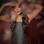 Shruti Haasan Instagram – I’m so thankful for those in this world who come here to build things but some of us are put here to break S#*T and patterns thankyou @elleindia for giving me the GAME CHANGER award at your #ellelist2023 event which was lovely .. really appreciate it 🖤🙏🧿
.
.
.

Outfit @raw_mango, bag @aispi.co , jewellery @amrapalijewels , platforms @louboutinworld 

Styling @surbhishukla team @vedicavora @marisha.sanghvi

Makeup @devikajodhani

Hair @noori_hairstylist

Photographer @akshay_26