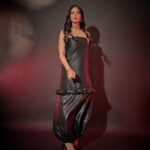 Shruti Haasan Instagram - I’m so thankful for those in this world who come here to build things but some of us are put here to break S#*T and patterns thankyou @elleindia for giving me the GAME CHANGER award at your #ellelist2023 event which was lovely .. really appreciate it 🖤🙏🧿 . . . Outfit @raw_mango, bag @aispi.co , jewellery @amrapalijewels , platforms @louboutinworld Styling @surbhishukla team @vedicavora @marisha.sanghvi Makeup @devikajodhani Hair @noori_hairstylist Photographer @akshay_26