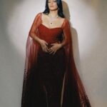 Shruti Haasan Instagram – Sometimes I like to take a bite of that forbidden 🍎 
.
.
.

Outfit: @rohitgandhirahulkhanna
Jewelry: @kamakhyajewels
Styled by: @surbhishukla
Makeup : @devikajodhani
Hair: @noori_hairstylist 
Photographer: @puchi.photography