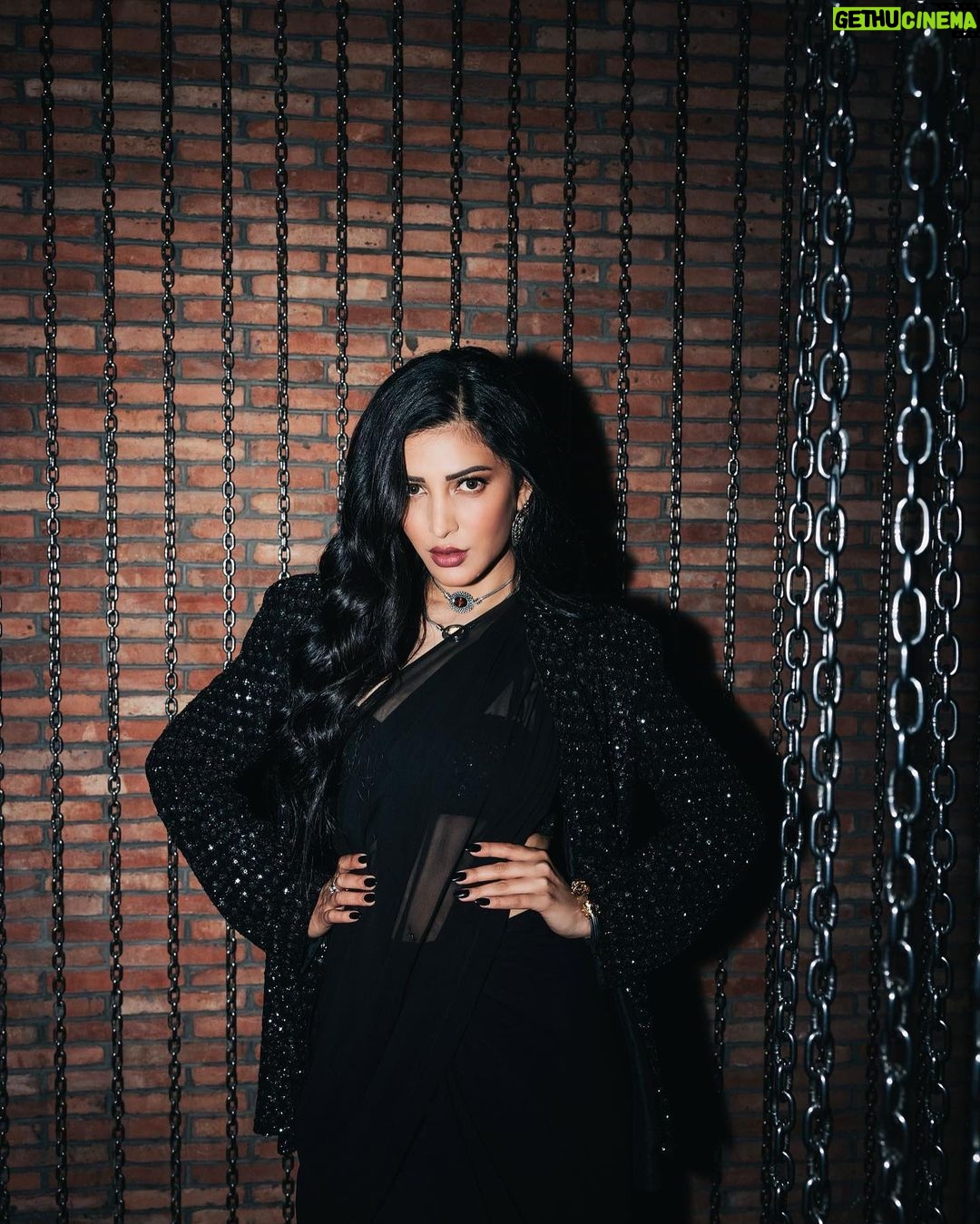Shruti Haasan Instagram - βοΈβοΈπβοΈβοΈ Break the chains . . . . Outfit- @arpitamehtaofficial Jewellery - @amrapalijewels Clutch & heels @louboutinworld Styling - @surbhishukla Makeup @danielapires_makeupandbrows Hair- @noori_hairstylist πΈ- @gibsterg