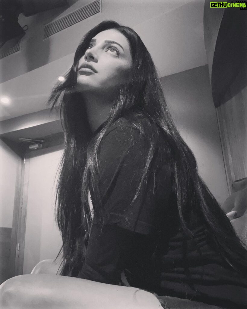 Shruti Haasan Instagram - Some things never change and that’s perfectly better than fine 🧿🎶