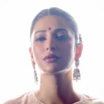 Shruti Haasan Instagram – When I do go white I go hard 😅 💎🧿 
.
.
.
📸 @dimensions.dmns 
Hmu @prakatwork 
Styled by @pallavi_85