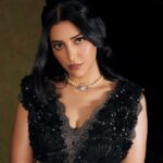 Shruti Haasan Instagram - 🌙 energy . . . Styling @manogna_gollapudi Outfit @jade_bymk Photographer @pranav.foto Asst @sunandini_vijjagiri @pravalikamuningani Hair - @noori_hairstylist Makeup - @makeoverbyiqraaa