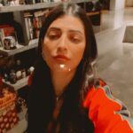 Shruti Haasan Instagram - Been away from my piano for so long , i rush back in and write cause I feel like I need to shed light on all I feel and can’t articulate - where do they go to ? Do they disappear with time - something I once called mine starts to feel like someone else’s lie