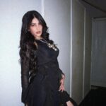 Shruti Haasan Instagram - Don’t ask questions - just give her your heart 🫀 had the best time performing with @sickflipofficial who was kind enough to invite me on to perform as a part of his incredible electric and over all 🔥 set ! Making music is the best kind of magic you can practice and so I always have to dress the part too 😁 . . . 📸 @kirti_narain Styled by: @profanayty Assisted by: @whyshestyled @muskanguptaaaa_ Outfit: @labelankitajain Jewelry: @valliyan @ishhaara @ascendcommunication Hair: @noori_hairstylist Cause it’s all about the hair too 😅