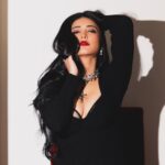 Shruti Haasan Instagram - “Listen to them, the children of the night. What music they make!” Bram stoker 💋 🧛‍♀️🧿 . . . . 📸 @dimensions.dmns 💄 @prakatwork 👗 @openhousestudio.in