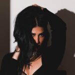 Shruti Haasan Instagram - “Listen to them, the children of the night. What music they make!” Bram stoker 💋 🧛‍♀️🧿 . . . . 📸 @dimensions.dmns 💄 @prakatwork 👗 @openhousestudio.in