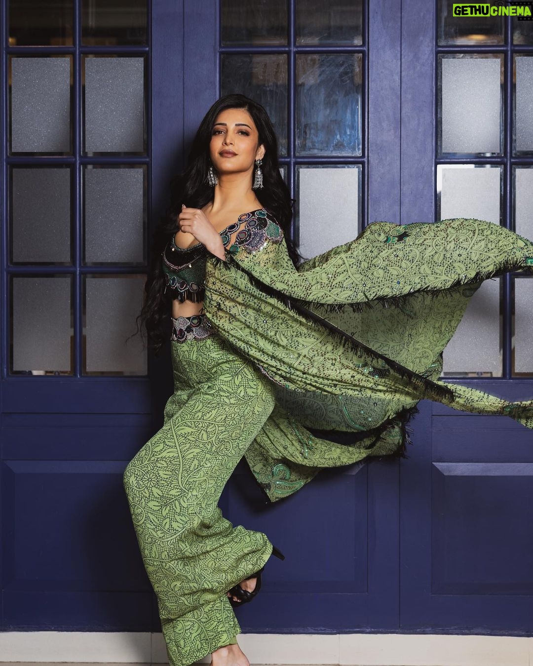 Shruti Haasan Instagram - πππ₯ mean green desi machine . . . Outfit - @nupurkanoiofficial Jewellery- @amrapalijewels Styling - @openhousestudio.in Assisted by - @mithra_kandhaswaami @sxdhksh @varshininatrajan Glam : @prakatwork @pui_c_ammy shot by : @dimensions.dmns