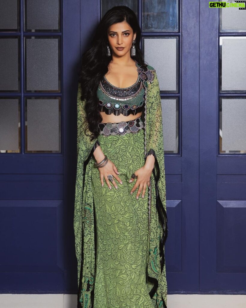 Shruti Haasan Instagram - 💚🐉🥝 mean green desi machine . . . Outfit - @nupurkanoiofficial Jewellery- @amrapalijewels Styling - @openhousestudio.in Assisted by - @mithra_kandhaswaami @sxdhksh @varshininatrajan Glam : @prakatwork @pui_c_ammy shot by : @dimensions.dmns