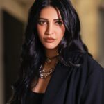 Shruti Haasan Instagram - 🙏🧿⭐️❤️ Makeup : @prakatwork Hair : @noori_hairstylist Styling : @shrutzhaasan Shot by @george_ferna_photography