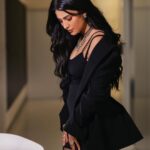 Shruti Haasan Instagram - 🙏🧿⭐️❤️ Makeup : @prakatwork Hair : @noori_hairstylist Styling : @shrutzhaasan Shot by @george_ferna_photography
