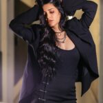 Shruti Haasan Instagram - 🙏🧿⭐️❤️ Makeup : @prakatwork Hair : @noori_hairstylist Styling : @shrutzhaasan Shot by @george_ferna_photography
