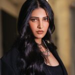 Shruti Haasan Instagram - 🙏🧿⭐️❤️ Makeup : @prakatwork Hair : @noori_hairstylist Styling : @shrutzhaasan Shot by @george_ferna_photography