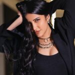 Shruti Haasan Instagram - 🙏🧿⭐️❤️ Makeup : @prakatwork Hair : @noori_hairstylist Styling : @shrutzhaasan Shot by @george_ferna_photography