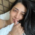 Shruti Haasan Instagram - Clean face - clean heart - heavy metal 2024 Brining that good energy You feel it ? ✨💫🌙🪼💋