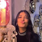 Shruti Haasan Instagram - Have a blessed and beautiful new year 🤍🧿 I wish for you that all your wishes come true especially the ones you really need … I just have a feeling we are all going to have a great one 🧿🌙 I spent a new years in Chennai my hometown after so many years !! So special 📸 @santanu_hazarika_art Chennai, India