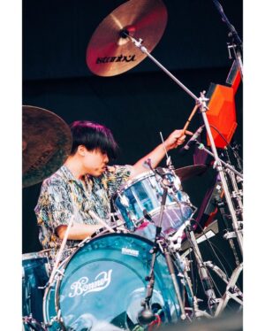 Shun Ishiwaka Instagram - #fujirockfestival2023
@fujirock_jp 
photo : @kanatarumi

#君島大空合奏形態