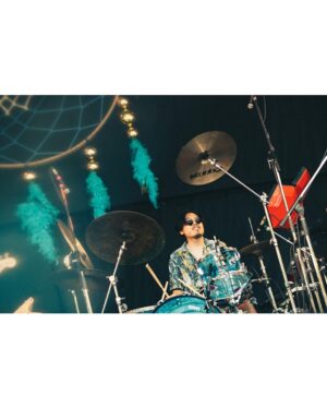 Shun Ishiwaka Instagram - #fujirockfestival2023
@fujirock_jp 
photo : @kanatarumi

#君島大空合奏形態