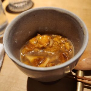 Shunsuke Ito Instagram - CHEF-1グランプリでお世話になった福岡の山下シェフのお店にやっとこれました！全ての料理の説明を聞きましたが旨ぎて全て忘れました！
旨い旨い言ってたら『普段なに食べてるんですか？』と聞いてきたスタッフさんだけ睨み付けときました！
福岡にいらっしゃる際には是非！
すいません３枚目の写真だけ間違って1口食べちゃいました
https://tabelog.com/fukuoka/A4001/A400105/40042997/