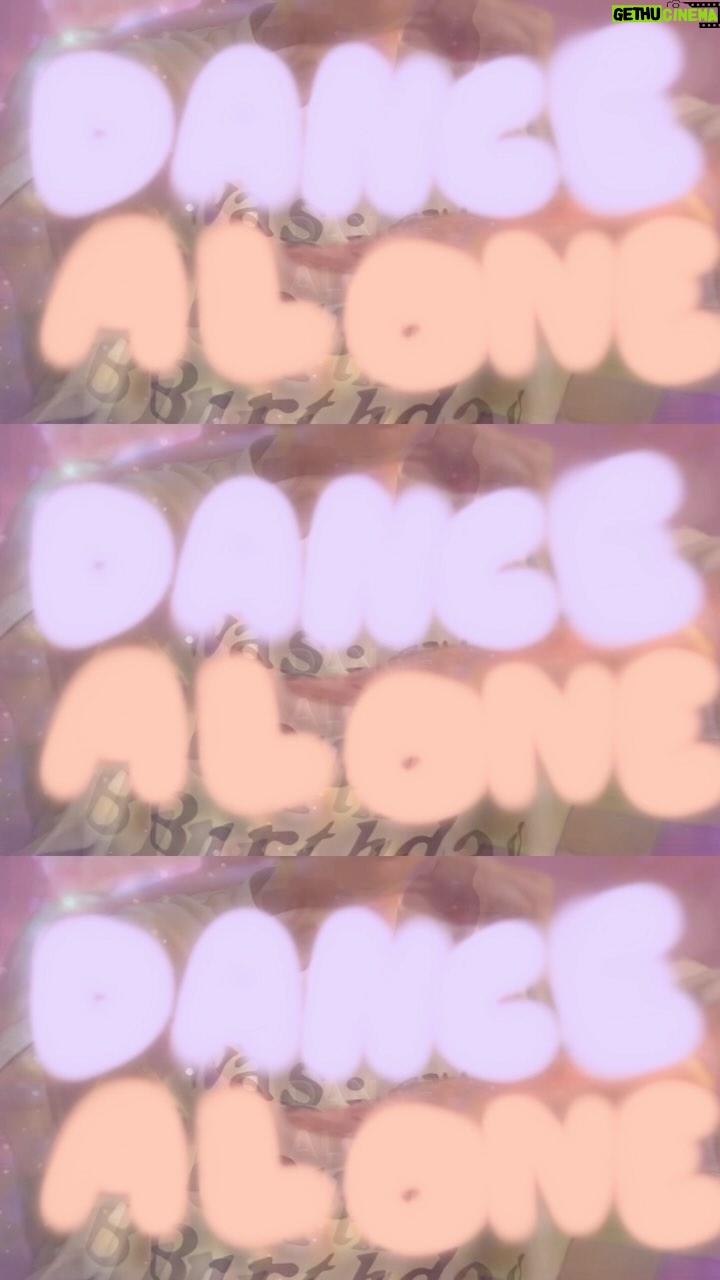 Sia Instagram - Won’t stop, can’t stop dancing🕺💃 “Dance Alone” with @kylieminogue is out NOW - Team Sia
