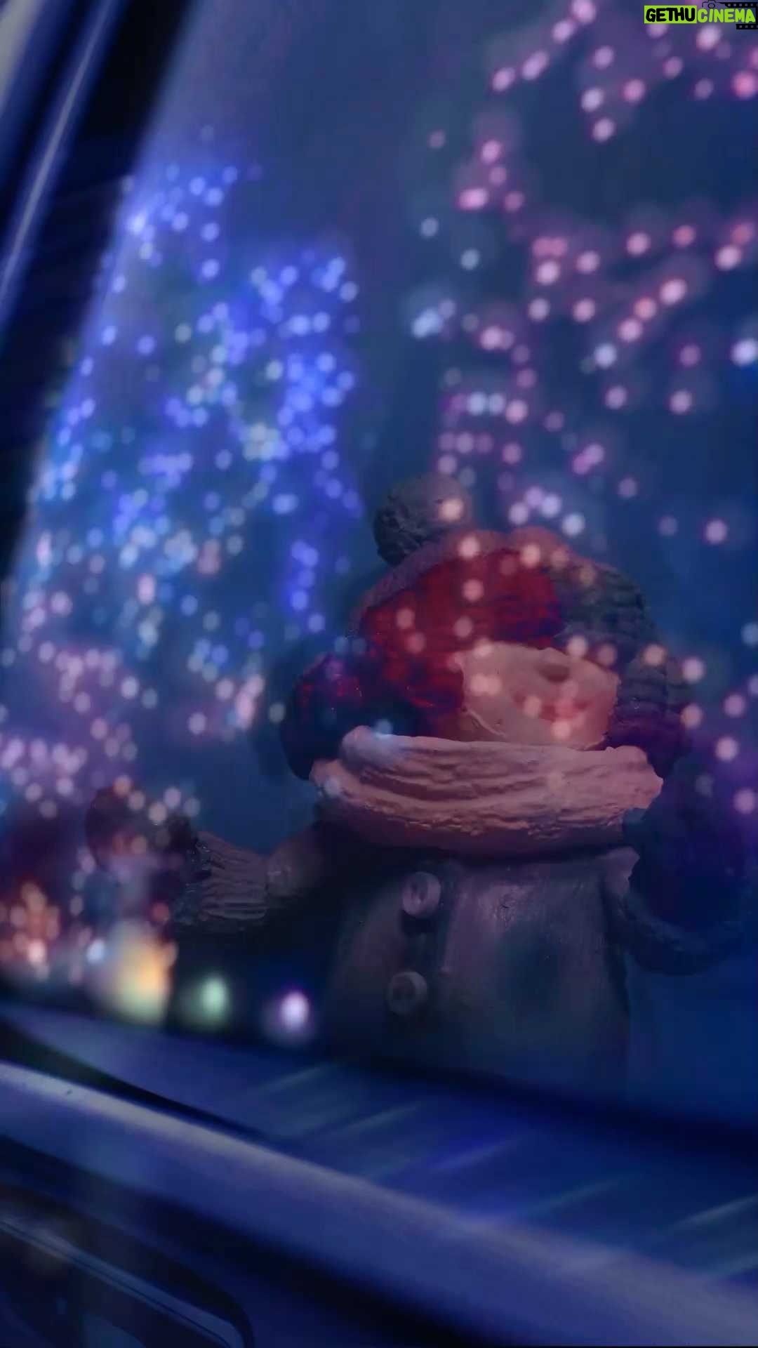 Sia Instagram - Merry Christmas to all, and to all a good night 🎄❤️ #EverydayIsChristmas - Team Sia