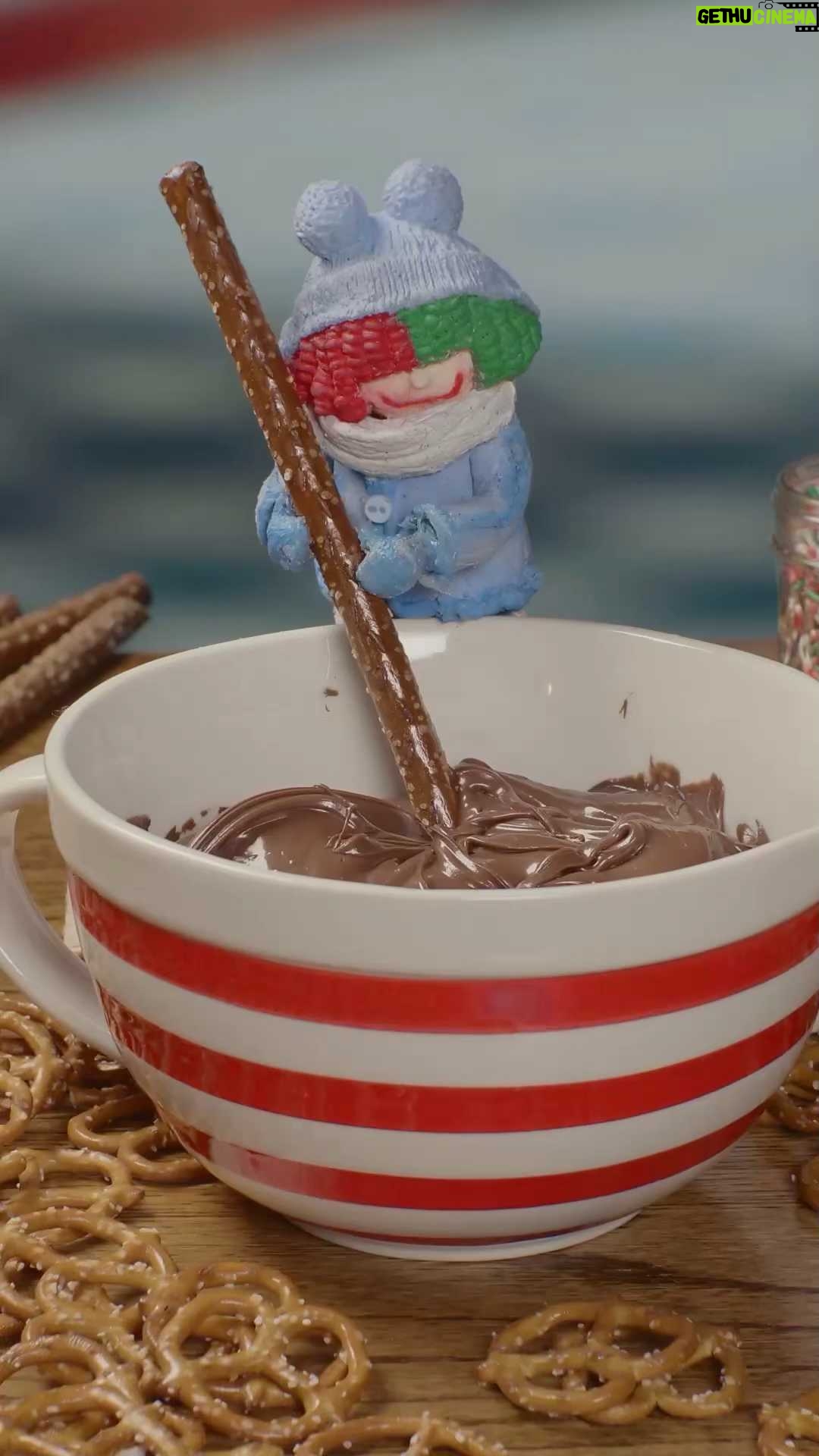 Sia Instagram - Happy Chocolate Covered Anything Day 😂 #EverydayIsChristmas - Team Sia