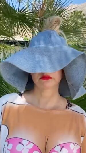 Sia Instagram - Please donate to The Humane Society - LINK IN BIO

Inspired by @theestallion https://m.youtube.com/watch?v=EOxj2ROIxok

Directed & written by @thetonyabrewer, co-written by @maddieziegler
