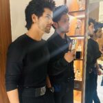 Siddharth Nigam Instagram - Men in black 🖤 #filmfareottawards #filmfarenight
