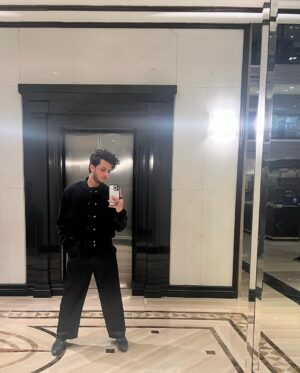 Siddharth Nigam Instagram - Men in black 🖤

#filmfareottawards #filmfarenight