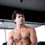 Siddharth Nigam Instagram - "Transforming pain into power, tears into tenacity. In this arena, I forge not just muscles but a mindset that conquers every challenge. 🫡🔥💪 #StrengthFromWithin #siddharthnigam #trendingreels