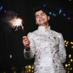 Siddharth Nigam Instagram - Kaisi Rahi app sabhi ki Diwali🪔✨ #Diwali2023 #spreadlove #happiness Stylist - @roshni0819 Outfit - @laromaniofficial