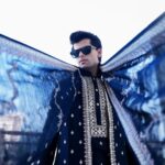 Siddharth Nigam Instagram - "दीपावली की आपको और आपके परिवार को ढेरों शुभकामनाएँ! ✨ #diwali2023 Stylist - @roshni0819 Outfit - @laromaniofficial