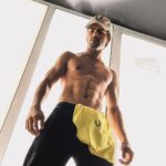 Siddharth Nigam Instagram - Consistency is the key to anything you want to achieve in your life 🫡 #SNworkout #mondaymotivation