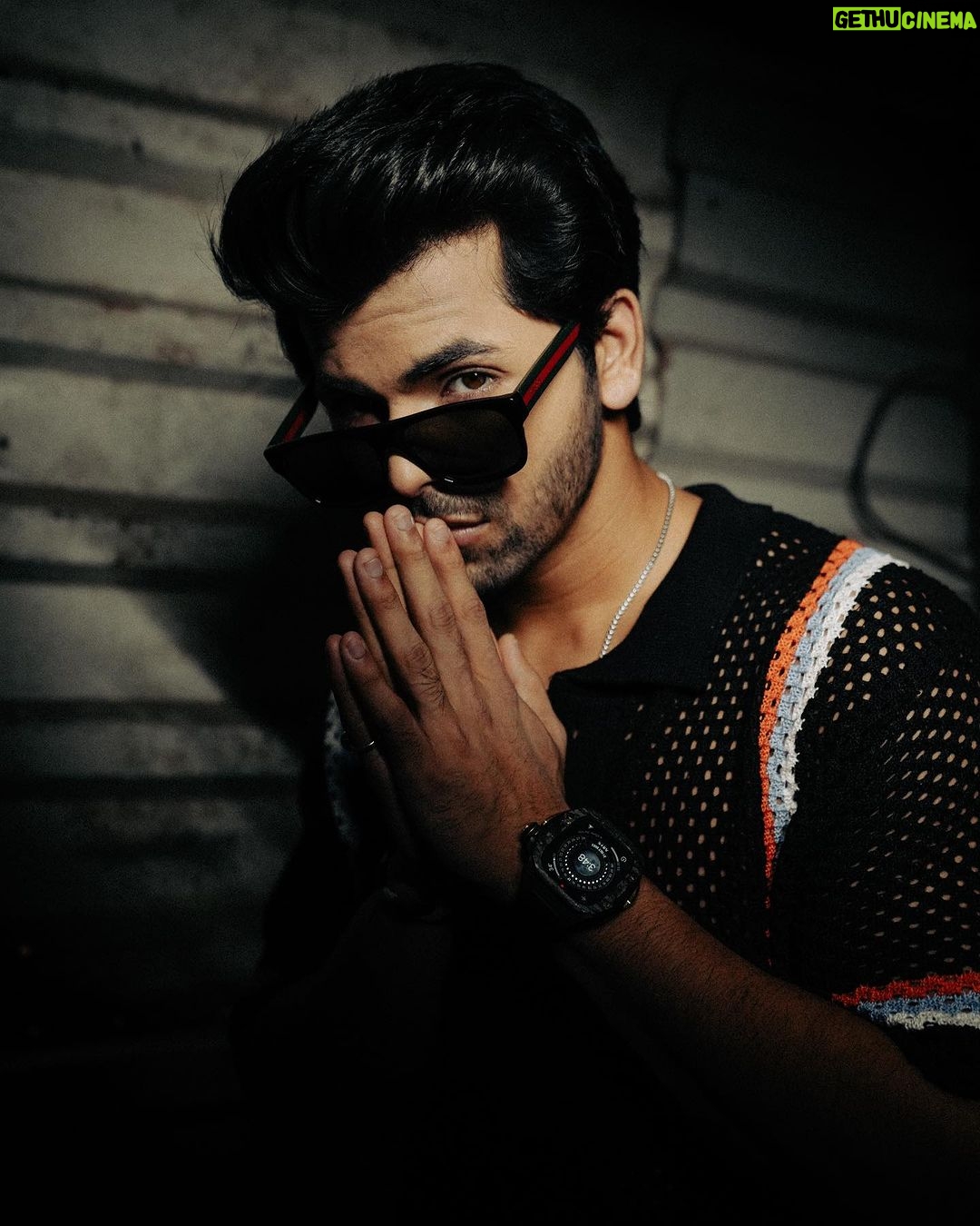 Siddharth Nigam Instagram - I'm absolutely thrilled to see that trending arrow next to your very own single! #Follow. I can't thank everyone enough for all the love and support. Let's keep grooving to the beat and spreading the joy!ππ€πΆπ€β€οΈ Styled by - @mishti_k8 @anushkamakhija πΈ- @smileplease_25 -- -- #siddharthnigam #thesiddharthnigam #followsingle #newsong #trending