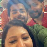 Siddharth Nigam Instagram - Lalbaghcha Raja🫶🙏! No doubt, you're gonna feel absolutely fantastic once you take the blessings of Bappa! #ganpatibappamorya #siddharthnigam #abhisheknigam #darshan