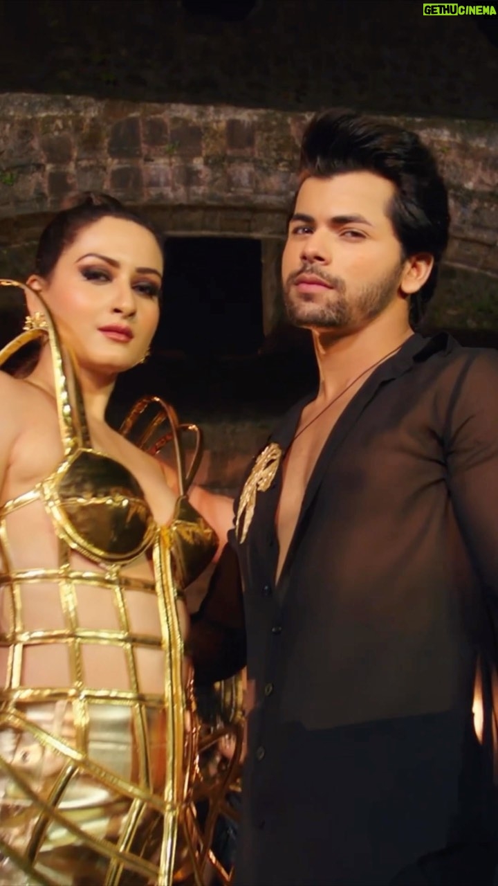 Siddharth Nigam Instagram - One reel on my most favorite outfit, which everyone is liking. 🔥😍 Latka, you have shown it off so well! Tadaaan! Designer - @mishti_k8 @bendthetrend_112 #Latka