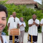 Siddharth Nigam Instagram - We had an absolutely incredible birthday celebration with the most extraordinary people at @radissonbluresortmaldives! We are immensely grateful for the tremendous effort put into cutting the cake and making it an unforgettable experience for us. Thank you from the bottom of our hearts!❤️🎂🏝️🌊 #birthdayboys #maldives Radisson Blu Resort Maldives